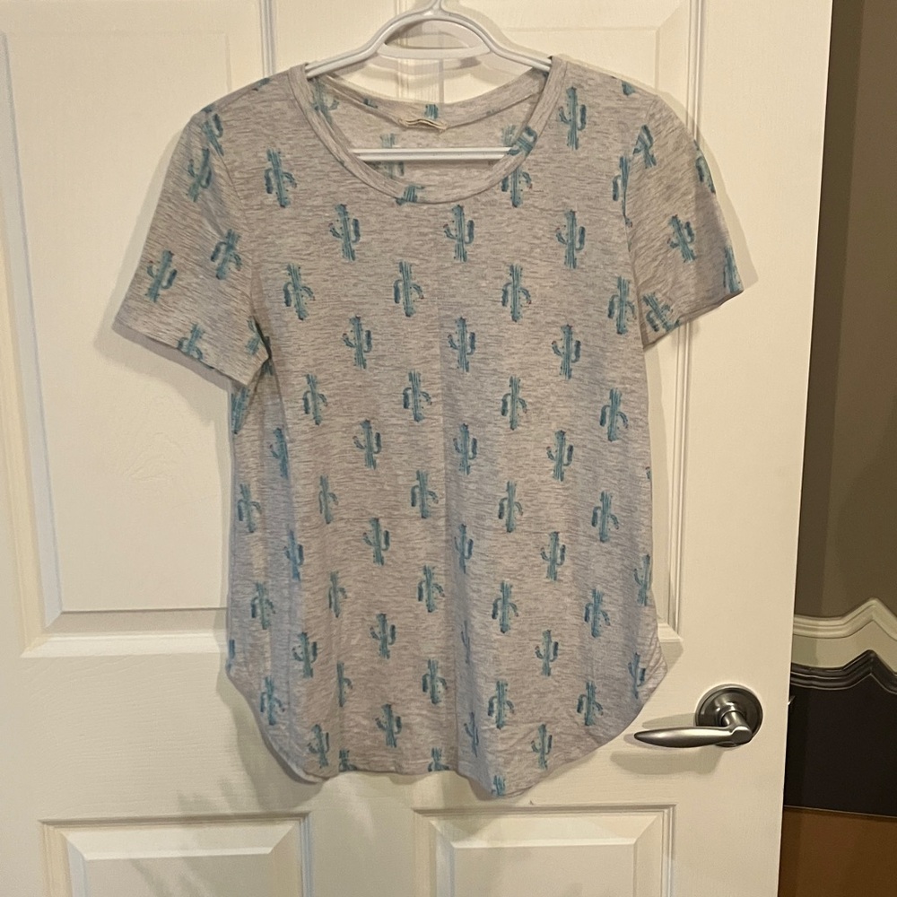 3/$15-Gray Cactus Print Women's Top